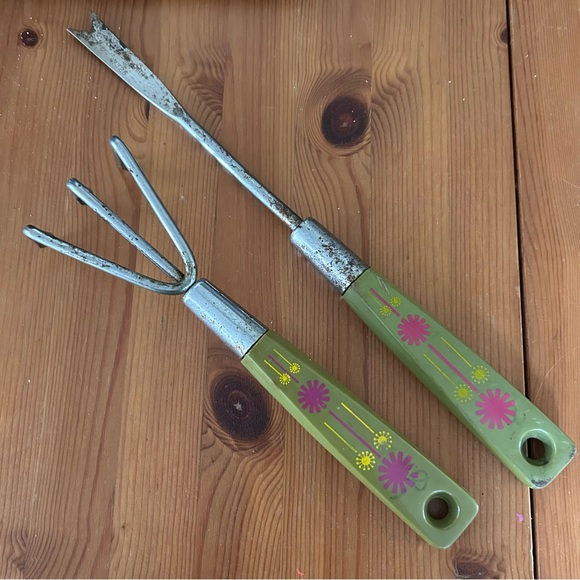 Vintage Garden Tools - Picture 1 of 7